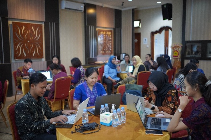 Kegiatan ini bertujuan untuk memberikan informasi tentang kemajuan yang telah dicapai dalam mengelola risiko, serta untuk memperbarui rencana manajemen risiko untuk tahun yang akan datang. Sementara itu, penetapan konteks manajemen risiko tahun 2025 bertujuan untuk menentukan lingkup dan batasan manajemen risiko, serta untuk mengidentifikasi tujuan dan sasaran yang ingin dicapai dalam mengelola risiko.